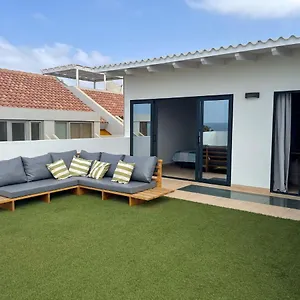 Maison d'hôtes New Rooftop Gem With Stunning Oceanview, Santa Maria