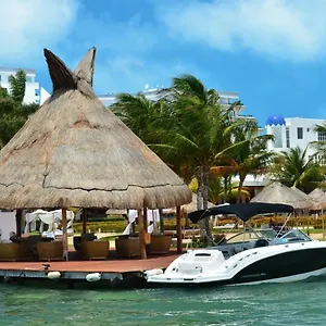 Sunset Marina & Yacht Club Mexique